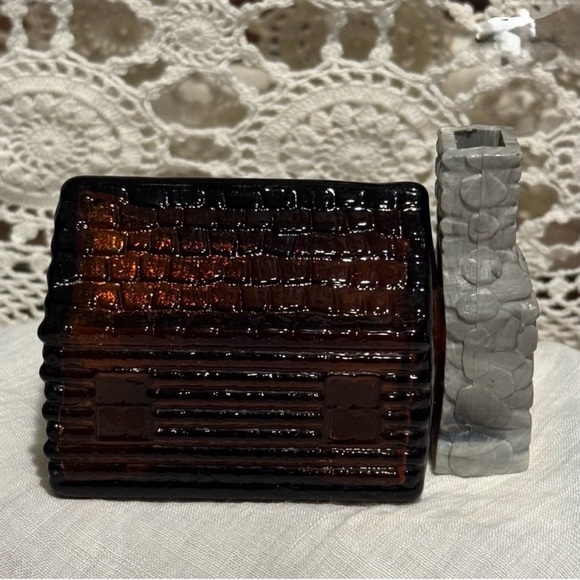 Two EMPTY Vintage Glass Avon Decanters - Picture 4 of 15